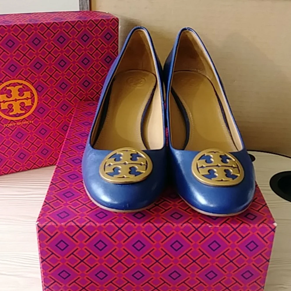 Tory Burch Size 10 Blue Block Heels - Picture 3 of 10